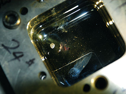 <a href='http://www.lcjhjsgg.com/product/3.htm' class='text_a'>模具激光焊機</a>修復鏡面模具效果